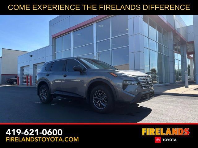Used 2026 Nissan Rogue S FWD image 1
