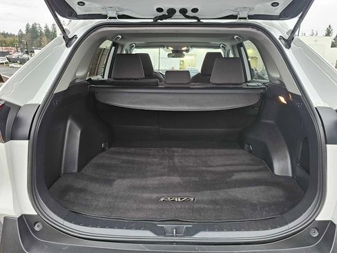 Used 2019 Toyota RAV4 XLE image 14