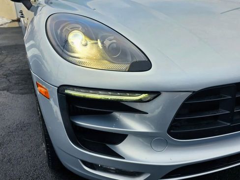 Used 2018 Porsche Macan GTS w/ Premium Package Plus AWD/4WD image 38
