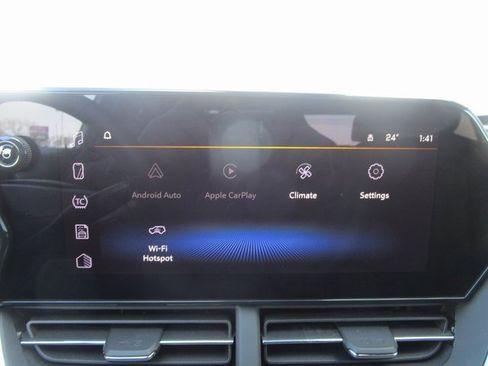 Certified 2025 Chevrolet Trax LT w/ LT Convenience Package image 5