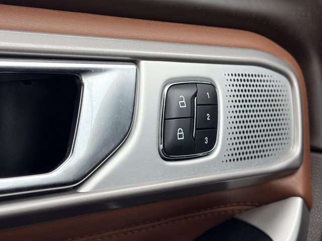 Used 2021 Ford Explorer King Ranch w/ Premium Technology Package AWD/4WD image 23