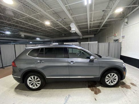 Used 2018 Volkswagen Tiguan SE AWD/4WD image 24