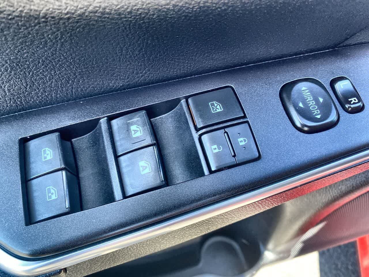 Used 2017 Toyota Camry LE FWD image 13