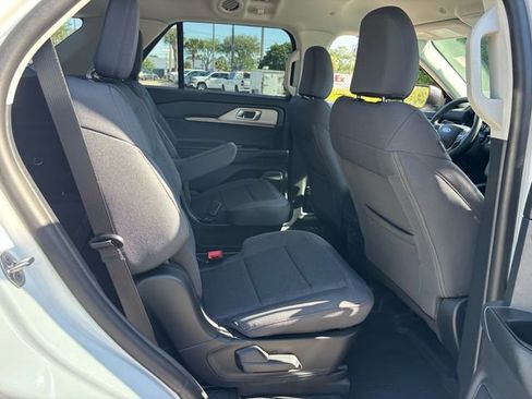 Used 2026 Ford Explorer Active RWD image 21