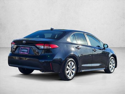 Used 2023 Toyota Corolla LE FWD image 5