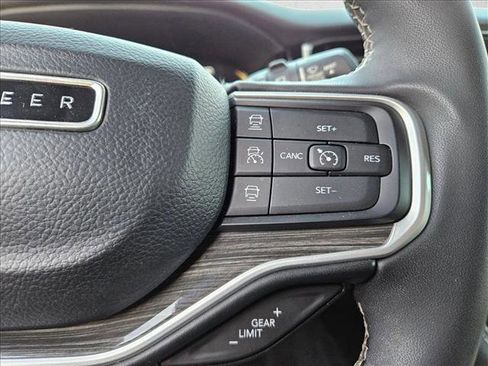 Used 2022 Jeep Wagoneer Series III w/ Flexible Seating Group image 13