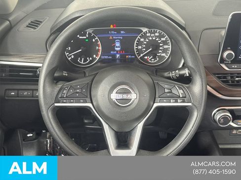 Used 2025 Nissan Altima 2.5 SV FWD image 25