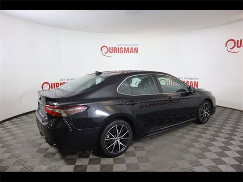 Used 2021 Toyota Camry SE image 12