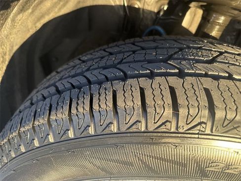 Used 2019 Toyota RAV4 XLE image 33