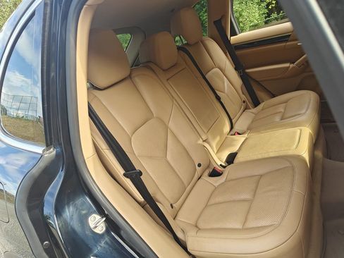 Used 2015 Porsche Cayenne Diesel w/ Premium Package image 9