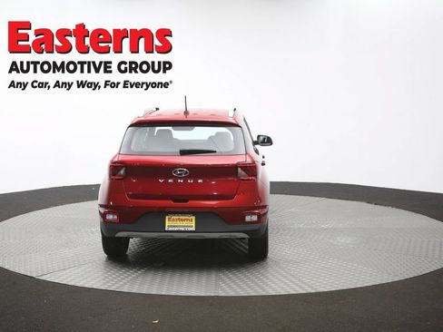 Used 2024 Hyundai Venue SEL FWD image 39