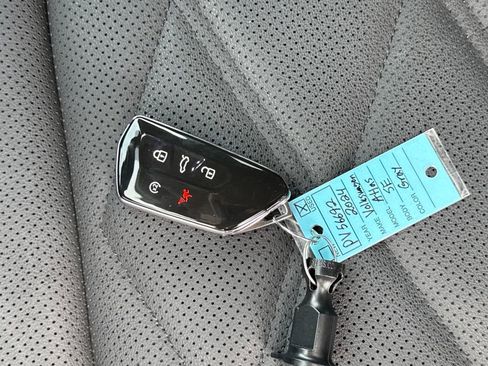 Used 2024 Volkswagen Atlas SE image 27