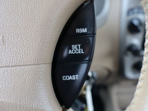 Used 2004 Ford Explorer Sport Trac XLT image 31