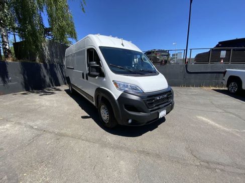 Used 2026 RAM ProMaster 2500 w/ Convenience Group FWD image 8