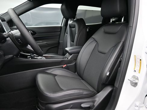 New 2026 Jeep Compass Latitude image 10