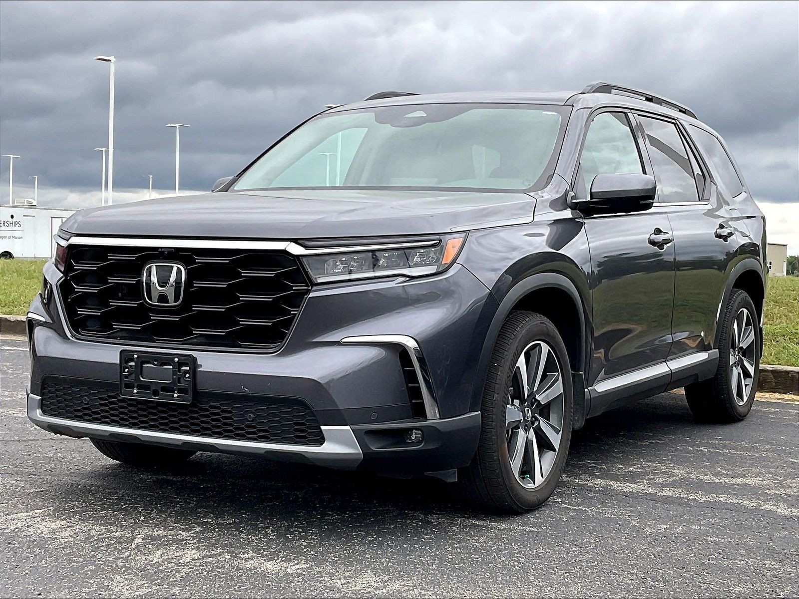 Used 2025 Honda Pilot Elite image 4