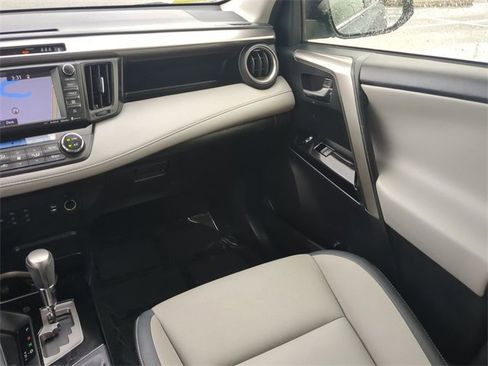 Used 2018 Toyota RAV4 Limited w/ Advanced Technology Package image 17