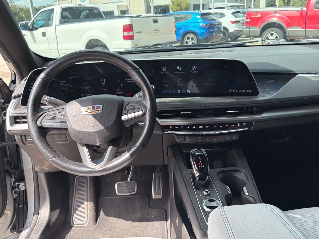 Used 2025 Cadillac XT4 Sport FWD image 7