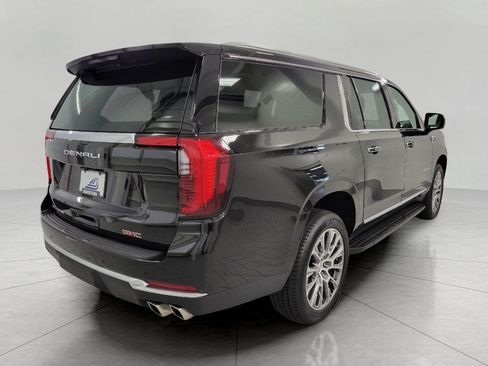 Used 2025 GMC Yukon XL Denali AWD/4WD image 19