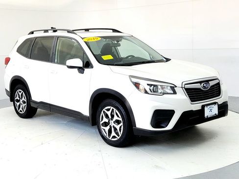 Used 2019 Subaru Forester Premium AWD/4WD image 7