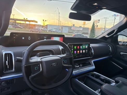 Used 2025 Ford Expedition Tremor image 30