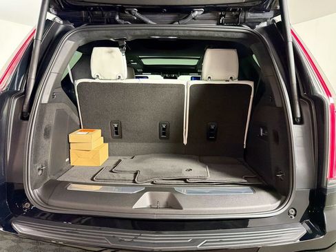 Used 2025 Cadillac Escalade V AWD/4WD image 29