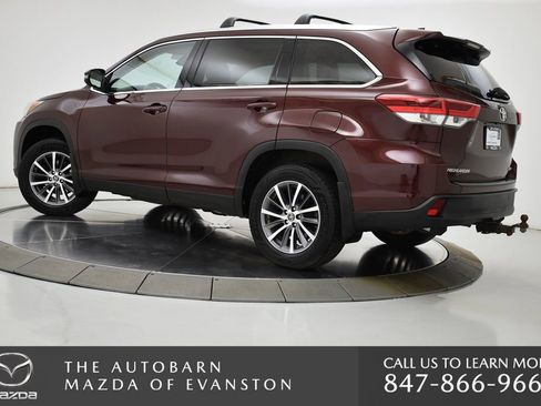 Used 2019 Toyota Highlander XLE image 5