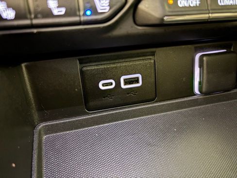 Used 2024 Chevrolet Suburban High Country w/ Premium Package image 36