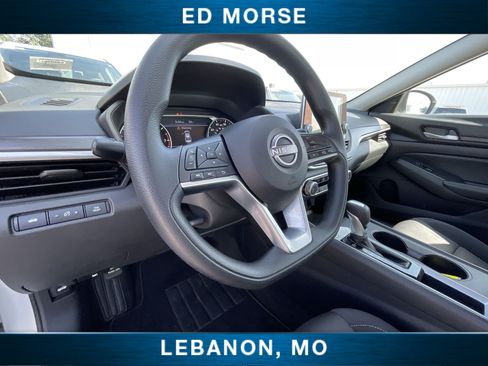 Used 2025 Nissan Altima 2.5 SV FWD image 10