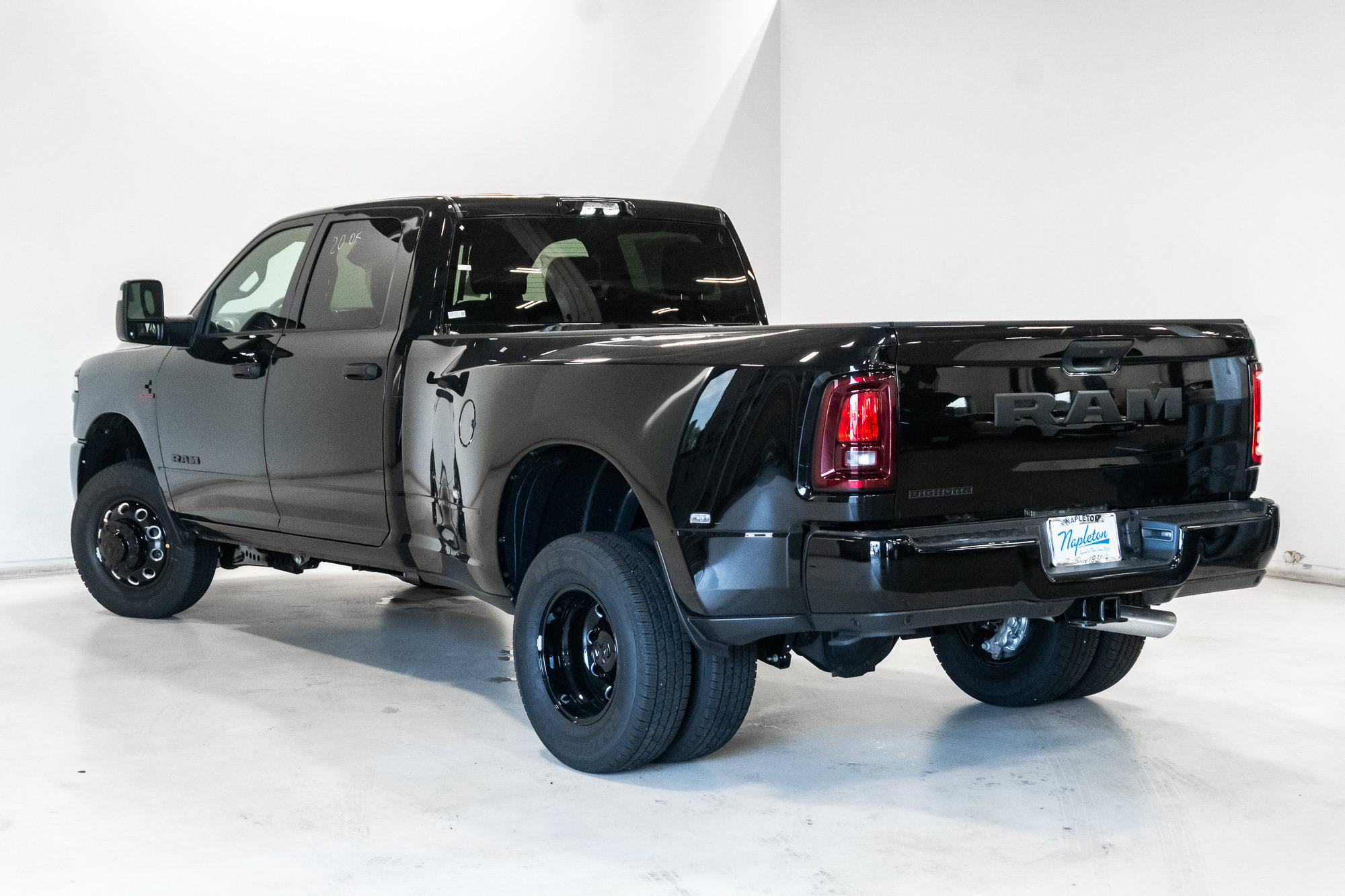 New 2027 RAM 3500 Big Horn AWD/4WD image 26