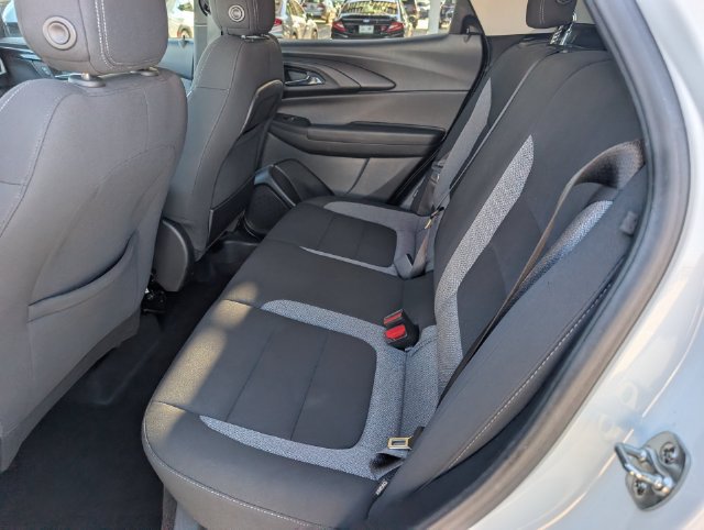 Used 2025 Chevrolet TrailBlazer LT FWD image 24