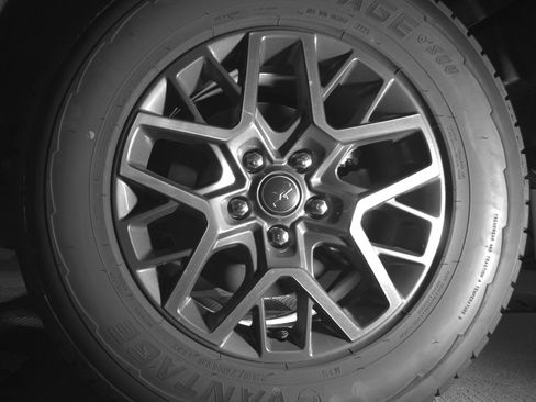 Used 2025 Jeep Wrangler Sahara image 14