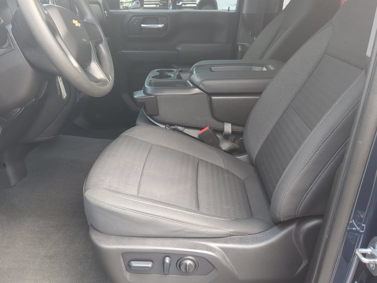 Used 2022 Chevrolet Silverado 2500 Custom w/ Custom Convenience Package AWD/4WD image 19