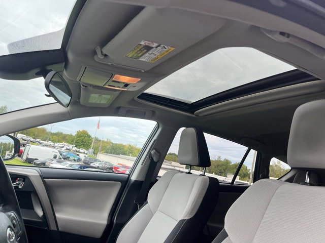 Used 2018 Toyota RAV4 XLE AWD/4WD image 13
