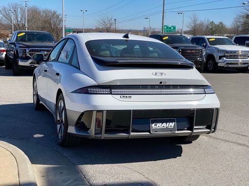New 2025 Hyundai Ioniq 6 SE RWD image 5