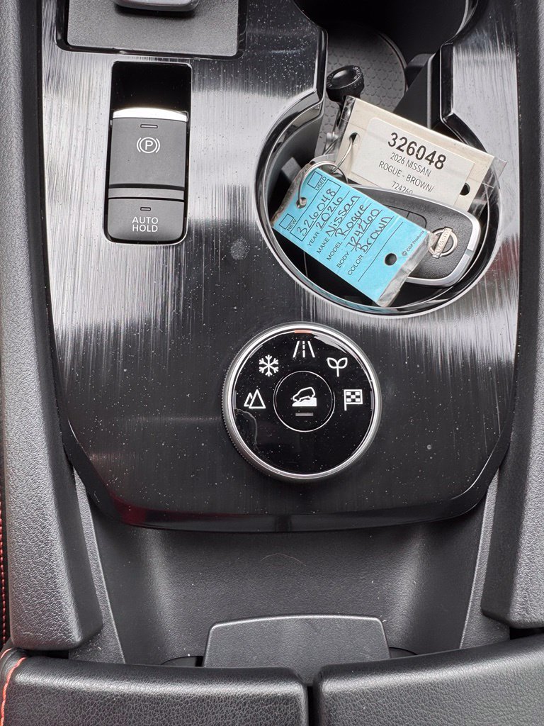 Used 2026 Nissan Rogue SV AWD/4WD image 23