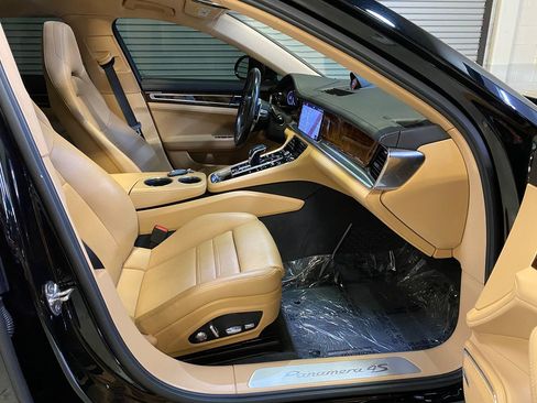 Used 2020 Porsche Panamera 4S image 26