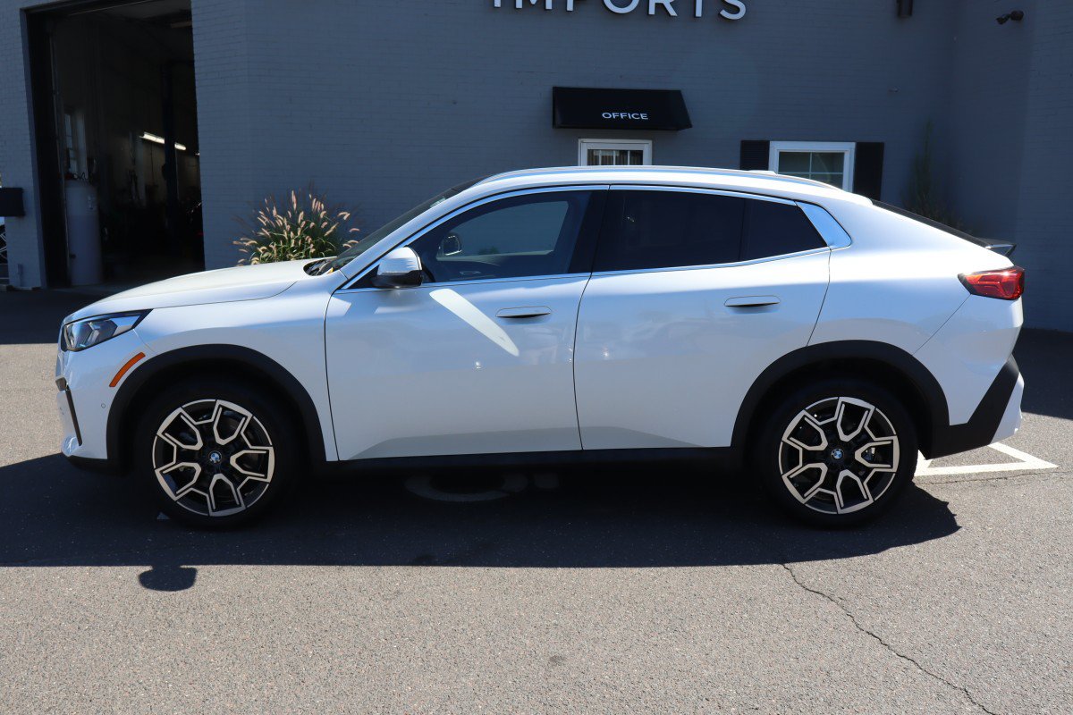 Used 2026 BMW X2 xDrive28i AWD/4WD image 9