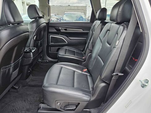 Used 2024 Kia Telluride S w/ S Sunroof Package image 10