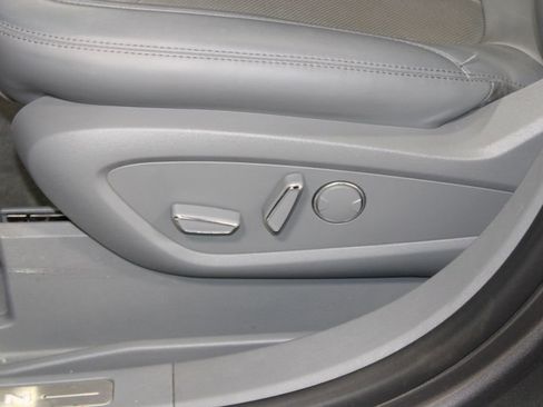 Used 2022 Lincoln Nautilus Reserve image 18