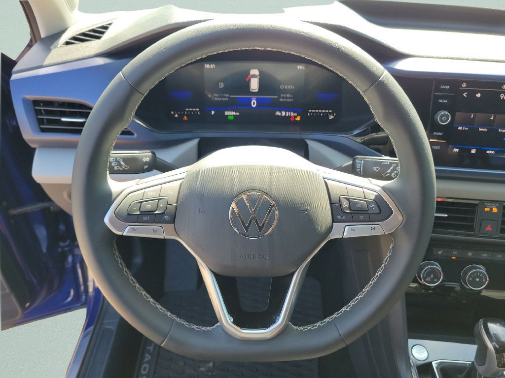Used 2023 Volkswagen Taos SE FWD image 18