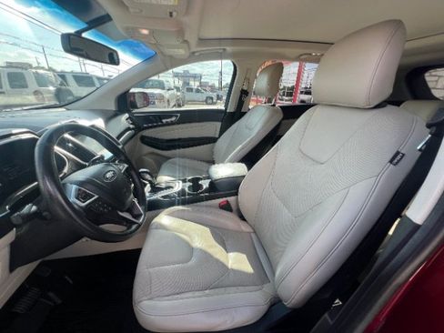 Used 2017 Ford Edge Titanium w/ Equipment Group 301A FWD image 10