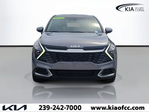 Used 2025 Kia Sportage EX FWD image 2