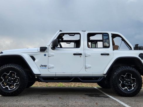 Used 2021 Jeep Wrangler Unlimited Rubicon 4xe w/ Cold Weather Group AWD/4WD image 2