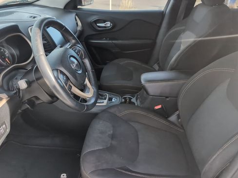 Used 2016 Jeep Cherokee Latitude image 10