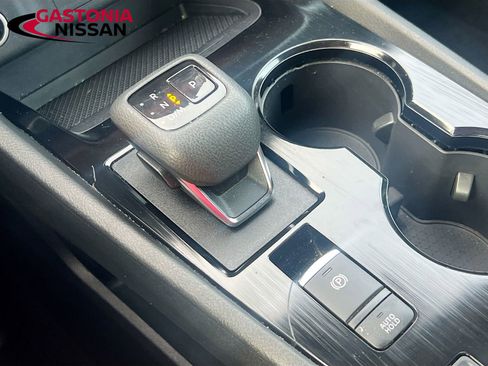 Used 2023 Nissan Rogue SV image 21