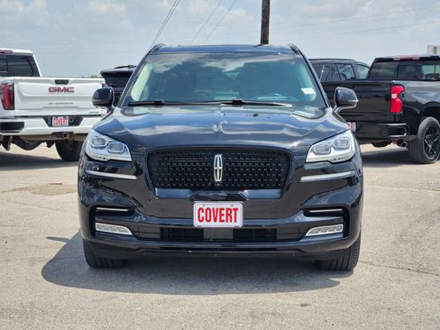 Used 2022 Lincoln Aviator Reserve w/ Equipment Group 201A AWD/4WD image 2