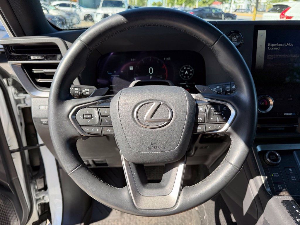 Used 2024 Lexus GX 550 w/ Accessory Package (2T) AWD/4WD image 10