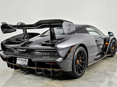 Used 2019 McLaren Senna RWD image 7