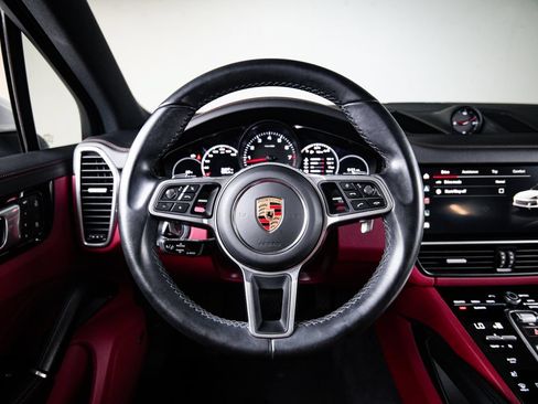 Certified 2023 Porsche Cayenne AWD/4WD image 26